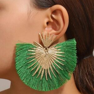 NEW| 1pair Boho Western Exaggerated Heart Fan Fringed Feather Earrings